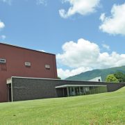 奈義町現代美術館