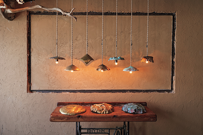 経年変化が味わい深い真鍮製のランプシェード - タウン情報ウインク